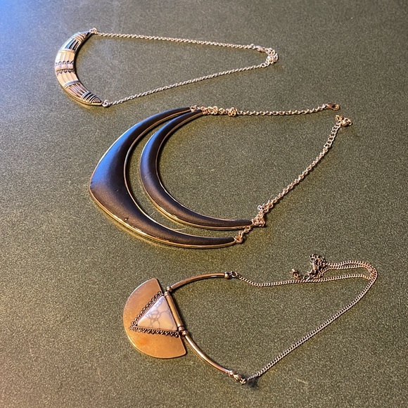 Necklaces all thee for 10.00, 3 different designs - Picture 5 of 5